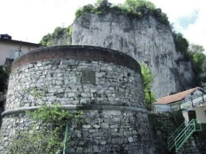 La torre fatta costruire da Giberto II nel 1529